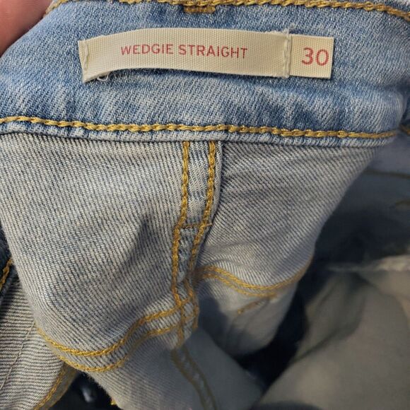 Levis Wedgie Straight Jeans High Rise Light Wash Ripped Knee 90s Mom Womens 30 - Picture 8 of 11